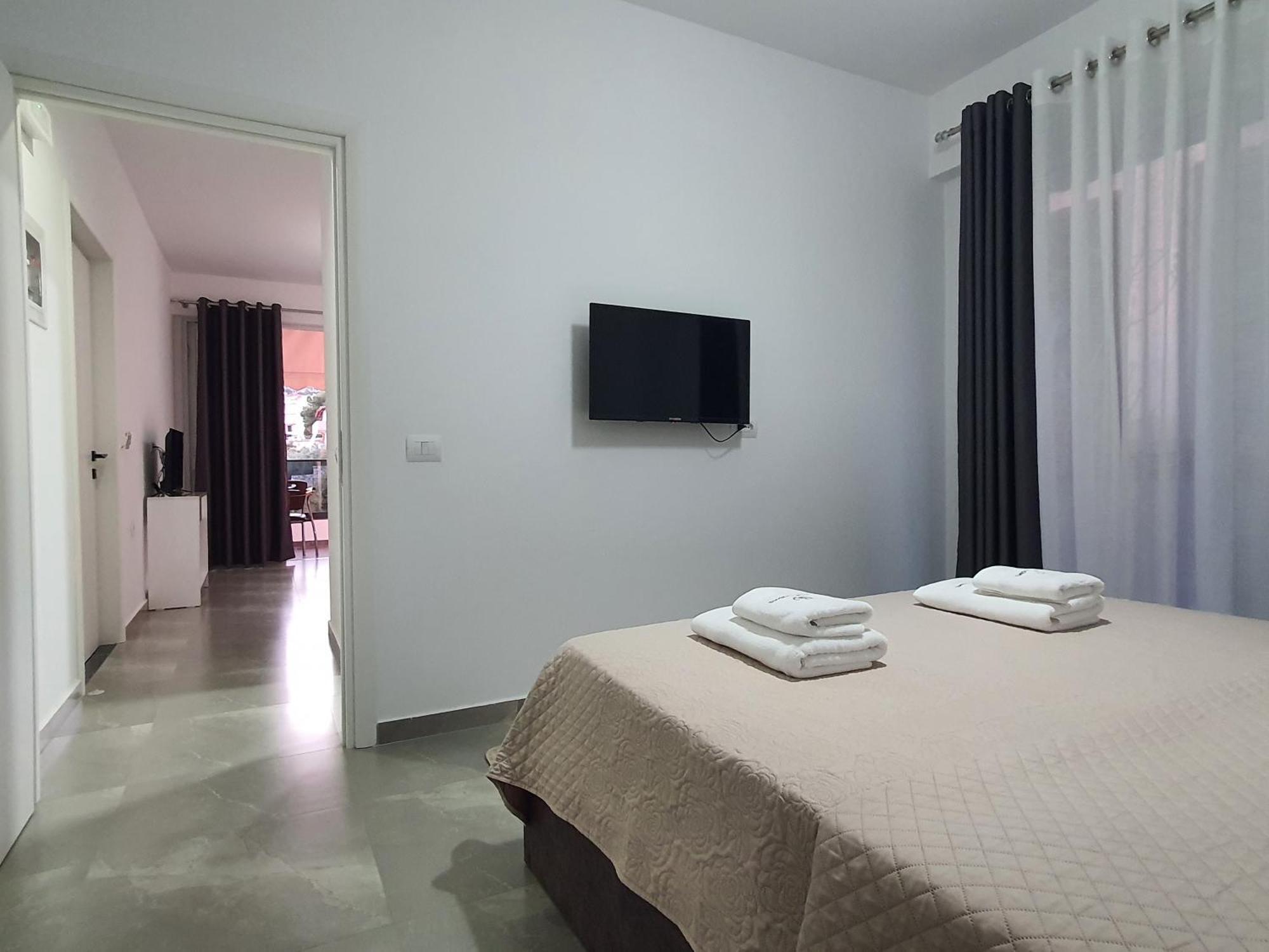 Flore Rooms Sarandë Exterior foto
