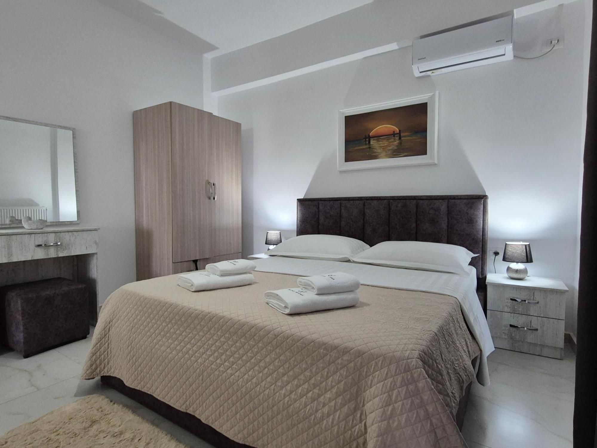 Flore Rooms Sarandë Exterior foto